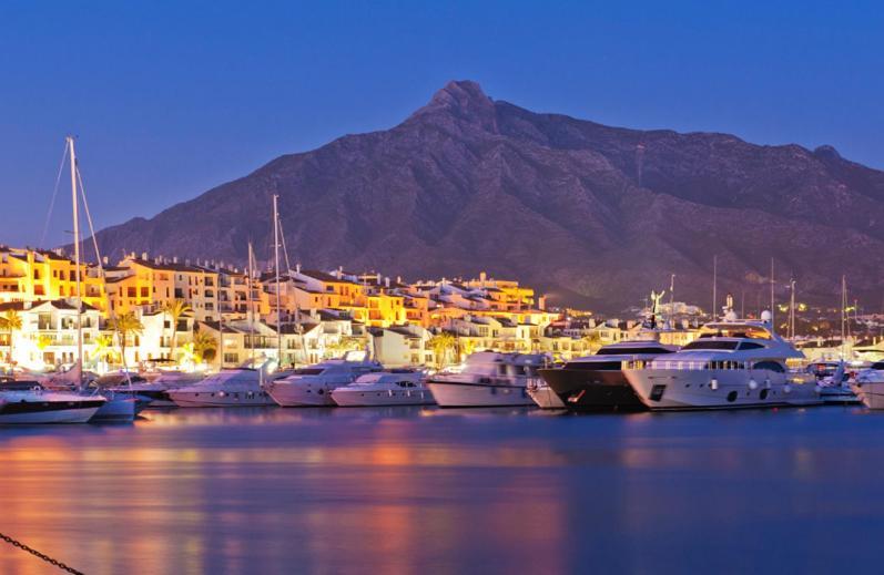 2 Bedroom Apartment Benalmádena Kültér fotó